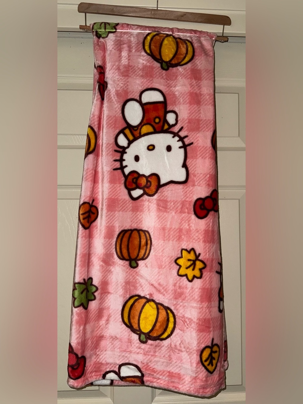 Hello Kitty Harvest Party blanket, 50”x70” - Picture 3 of 3